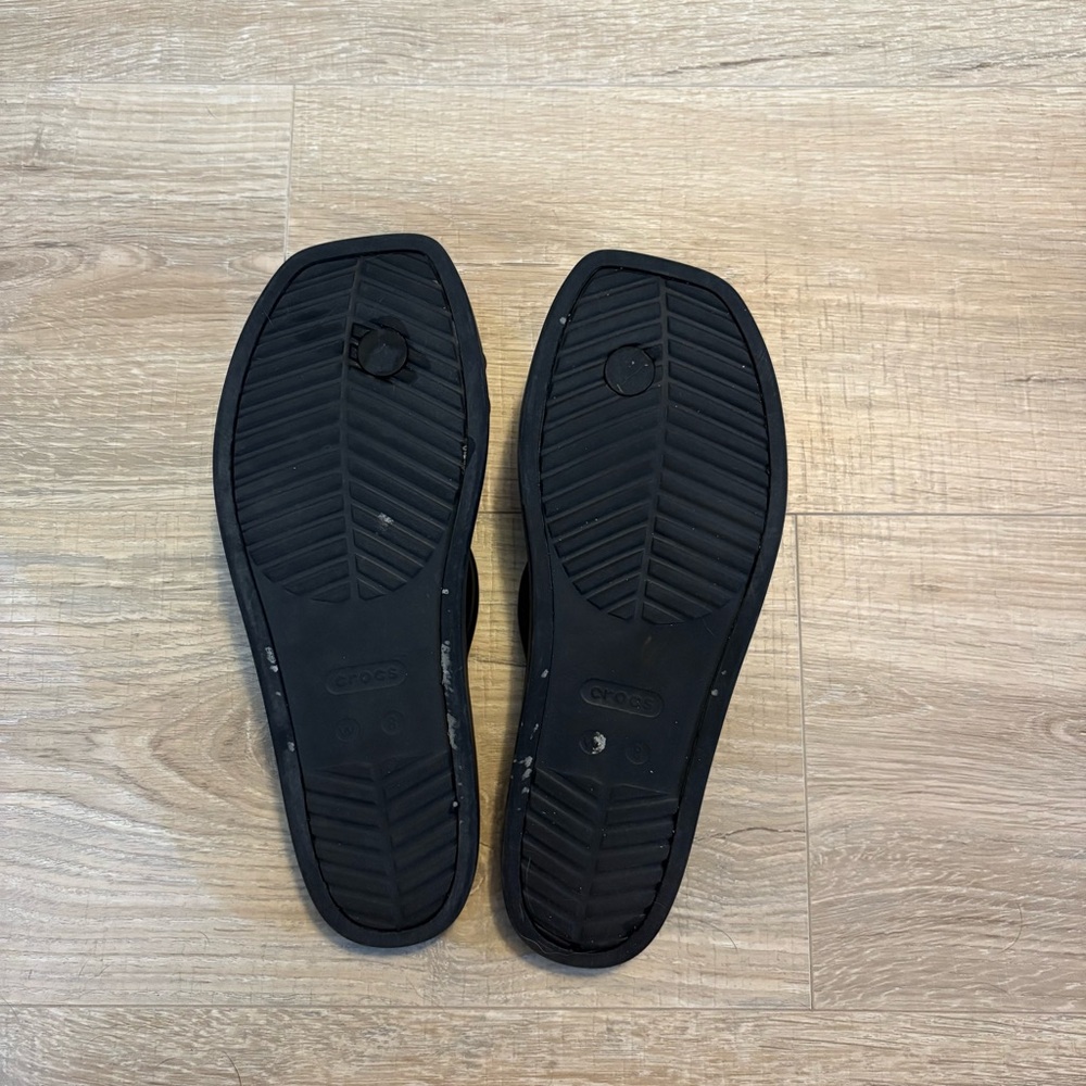 Women’s Black Crocs Miami Toe Loop Sandal Comfort Minimal Resort Size 8 - Picture 4 of 4